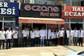 Kızıltepe'de eczacılardan doktorlara destek eylemi
