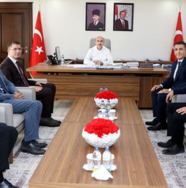 Tayini Çıkan Vali Yardımcısı Ve Kaymakamlar Vali Demirtaş'ı Ziyaret Etti.