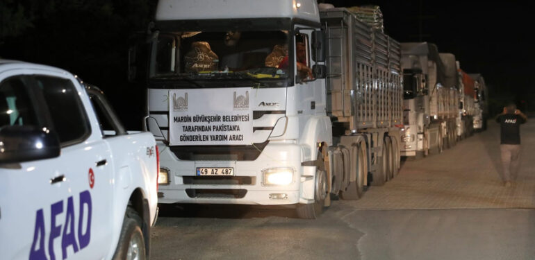 Mardin’den Pakistan’a gıda yardımı
