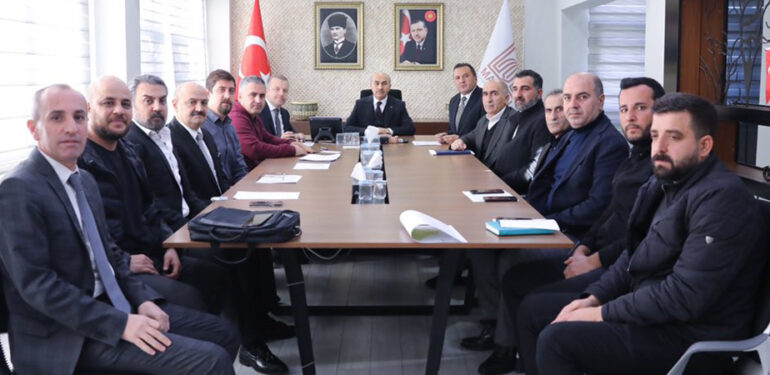 Vali Demirtaş: “Asfalt sezonunda 919 kilometrelik asfaltlama gerçekleştirdik”