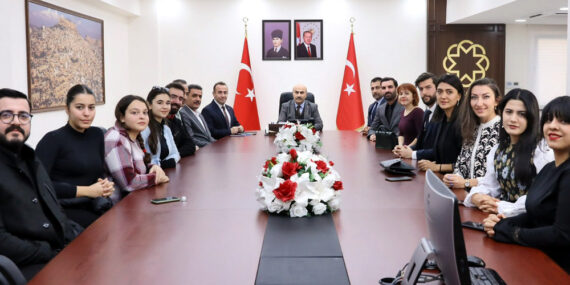 Vali Demirtaş, Türkiye birincisi gençleri kabul etti