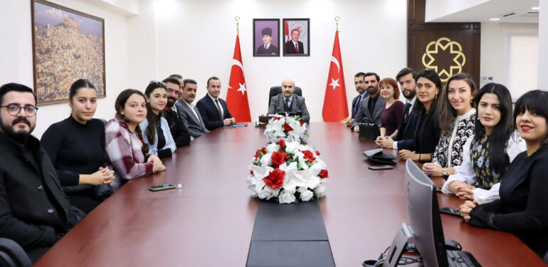 Vali Demirtaş, Türkiye birincisi gençleri kabul etti