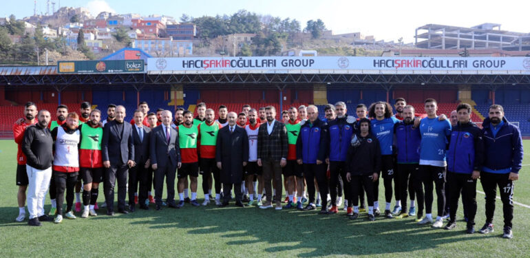 Vali Demirtaş’tan Mardin 1969 Spor’a Moral Ziyareti