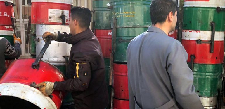 Kızıltepe meslek lisesinde depremzedeler için soba üretiliyor