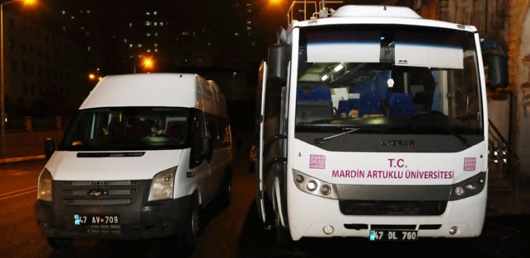 Artuklu Üniversitesi Deprem Bölgesine Yardımlarını Sürdürüyor