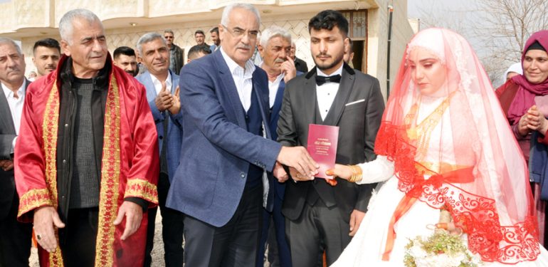 Mardin’de aşiret düğünü deprem nedeniyle eğlencesiz yapıldı