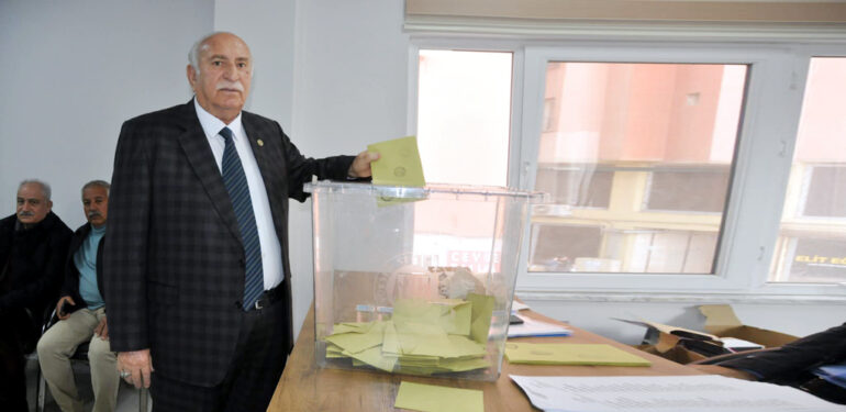 Ziraat Odası Başkanı Dinler Güven tazeledi