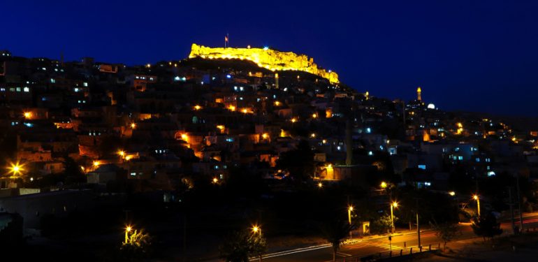 Mardin’de Tarihi Siluete Etki Eden Camii ve Medreseler Aydınlatılacak
