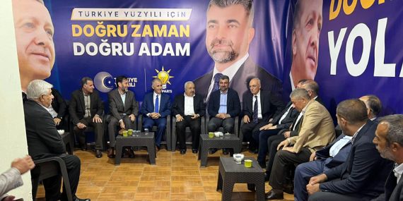 AK Parti Seçim Koordinasyon Merkezine destek ziyaretleri
