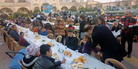 Kaymakam Cıdıroğlu yetim ve öksüz çocuklarla iftarda bir araya geldi