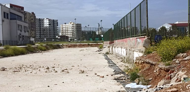 Kızıltepe stadı tribünleri yapılmayı bekliyor!