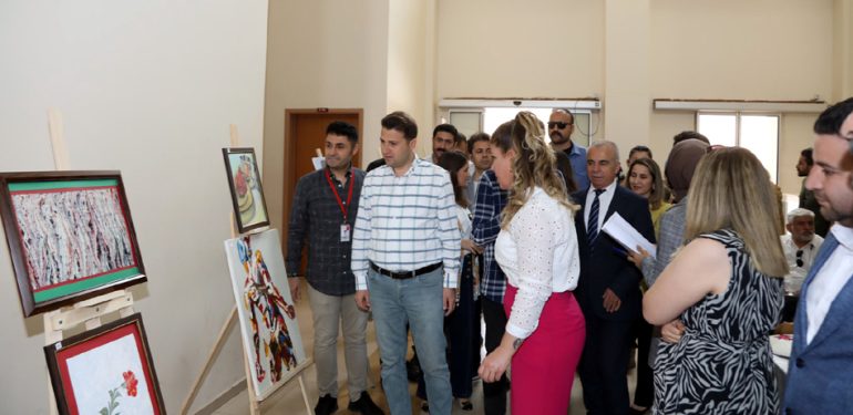 Ruh Sağlığı tedavisi gören hastaların yaptığı resimler sergilendi
