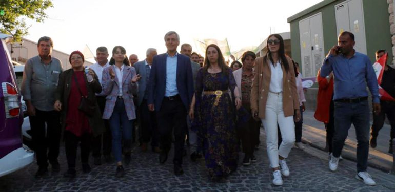 Yeşil Sol Parti Artuklu’da esnaf ziyaretinde bulundu