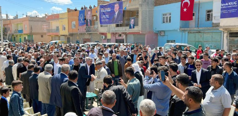 AK Parti Milletvekili adayı Faruk Kılıç’a sevgi seli