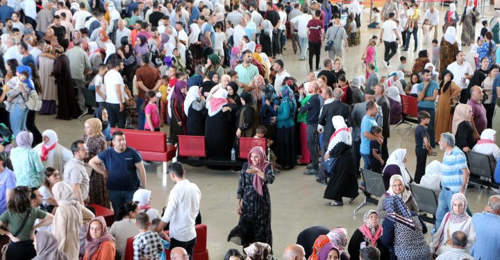 Hacı adayları kutsal topraklara uğurlandı