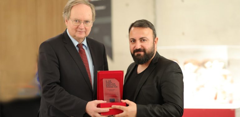 AB’den Mardinli Bikiç’e Plaket