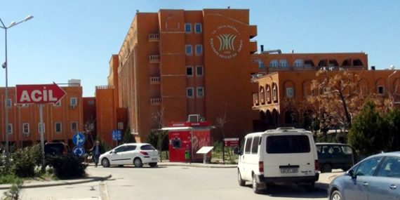 Kızıltepe’de iki otomobil kafa kafaya çarpıştı 2 kişi yaralandı