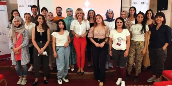Mardinli kadın sanatçılardan ‘İyilik için Sanat Derneği’nin Projesine yoğun ilgi