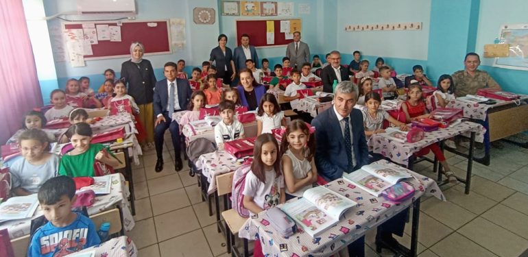 Kızıltepe’de ‘‘İlköğretim Haftası’’ Kutlama Programı Düzenlendi