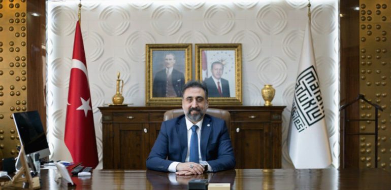 Artuklu Üniversitesi Rektörlüğüne Yeniden Özcoşar Atandı