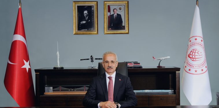 Gençlere ücretsiz internet ve cep telefonu için tarih belli oldu