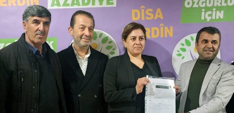 Dündar, Adaylık başvurusunda bulundu