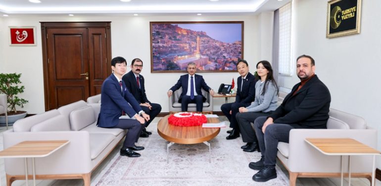Japonya Büyükelçisi Takahiko, Mardin Valisini ziyaret etti