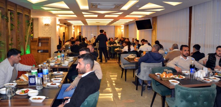 Aydemir Kuyumculuk çalışan ve yöneticileri geleneksel iftar yemeğinde buluştu