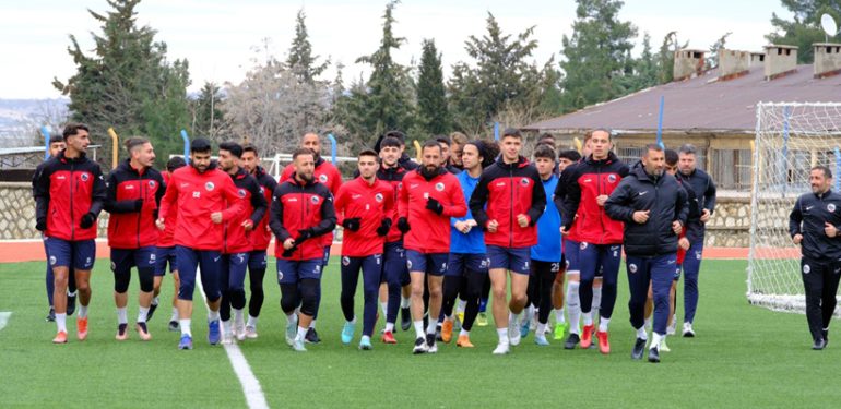Mardin 1969 Spor Aliağa Futbol maçı hazırlıklarına başladı