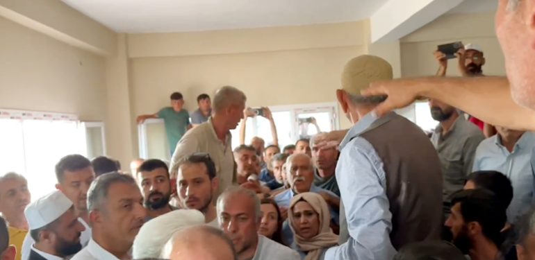 Milletvekili Aydeniz’in taziye evindeki tavrına tepki