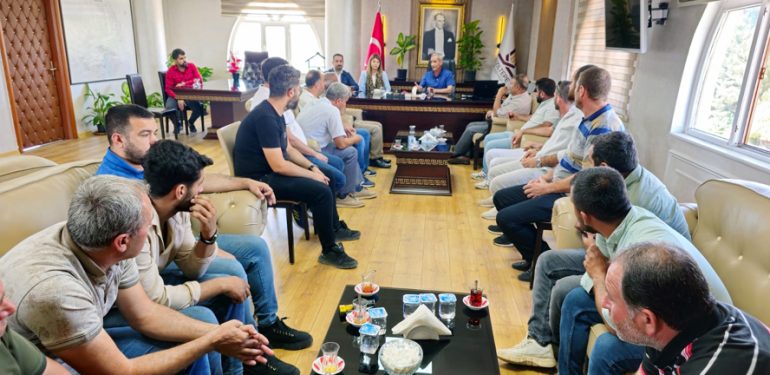 Kızıltepe Belediyesi hafriyatçılarla toplantı yaptı