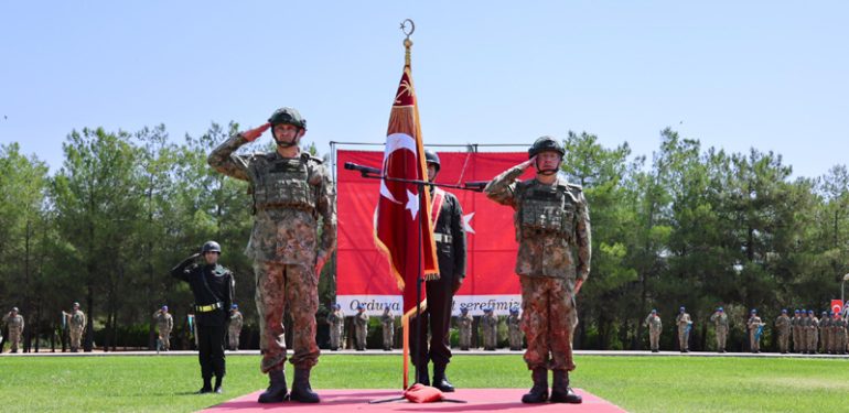 4. Hudut Alay Komutanlığında “Komuta ve Sancak Devir Teslim Töreni” gerçekleştirildi