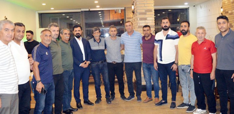 Kızıltepe Amatör lig takımları lige katılmama gündemiyle bir araya geldi