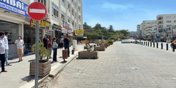 Büyükşehir Belediyesinin levha çalışması esnafı elektriksiz bıraktı