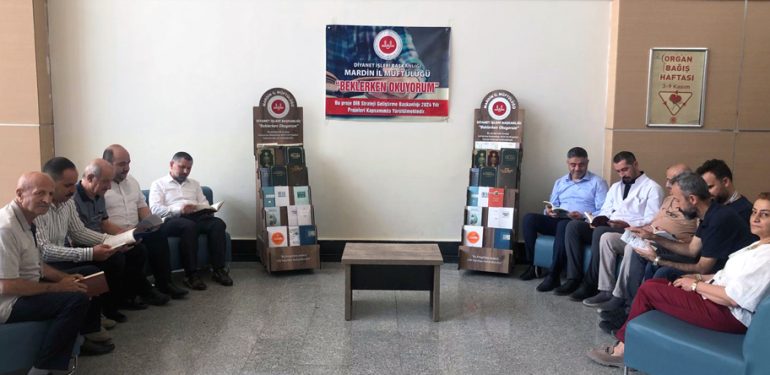 Mardin’de ‘Beklerken okuyorum’ projesi hayata geçirildi