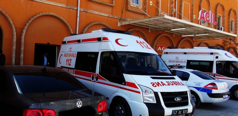 3 aracın karıştığı zincirleme trafik kazasında biri ağır 9 kişi yaralandı