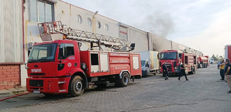 OSB’de imalat fabrikası deposundan yangın