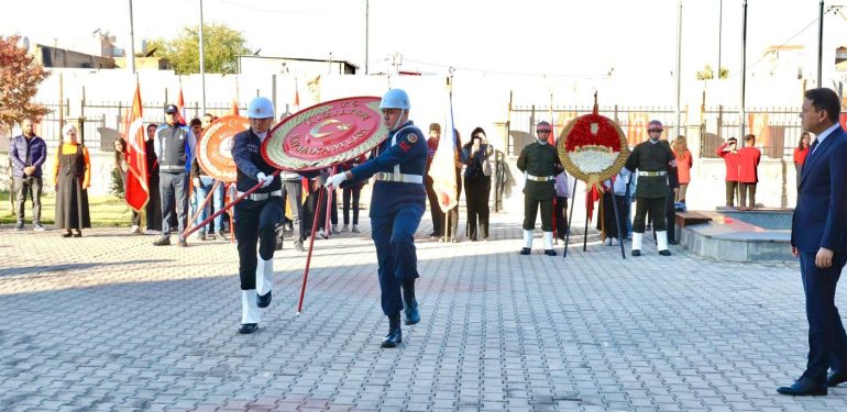 Kızıltepe de 10 Kasım Çelenk sunma ve anma töreni düzenlendi