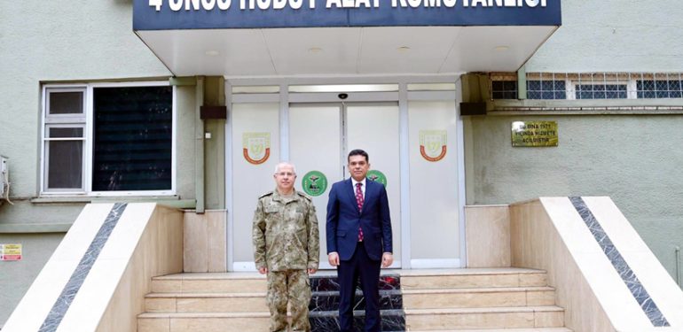 Kaymakam Şahin 4’üncü hudut alay komutanlığını ziyaret etti