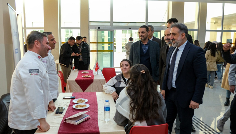 MAU Turizm Fakültesi “İstihdam ve Kariyer Günü” etkinliği gerçekleştirdi