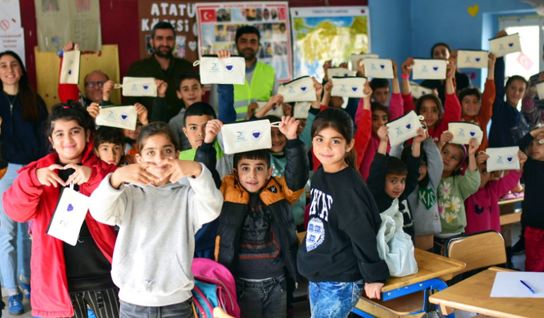 Dicle gönüllüleri Kış soğuklarını iyilikle ısıtıyor
