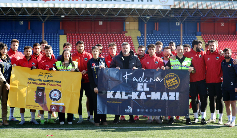 Nilüfer FK maçına hazırlanan Mardin 1969 Spor’dan KADES’e destek