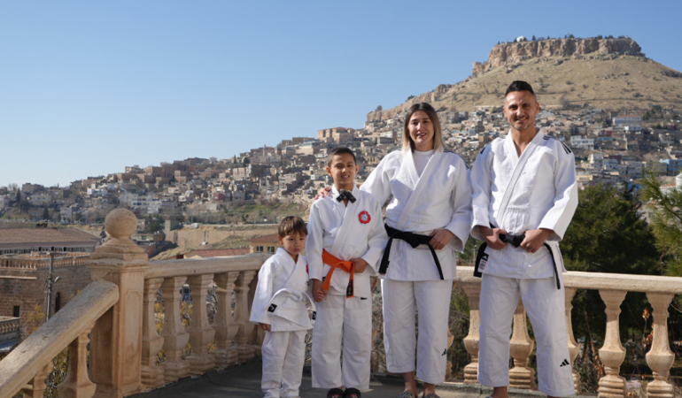 Ailesiyle birlikte judoya gönül veren Antrenör-Derya Akkaya
