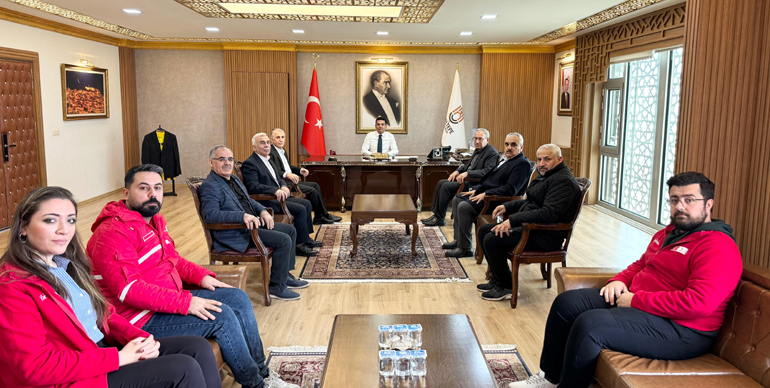 Türk Kızılay Mardin ve Kızıltepe Şube Başkanları Kaymakam Şahin’i ziyaret etti