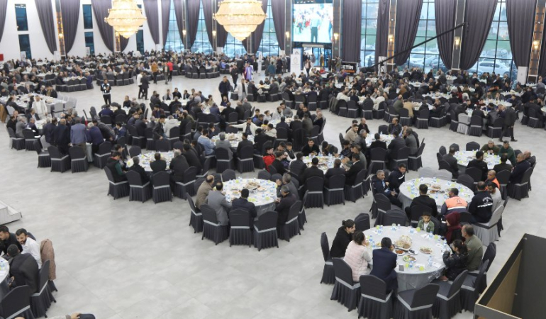 Kızıltepe Belediyesi iftar programı düzenledi