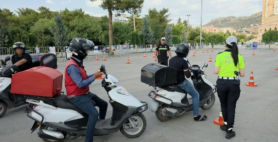 Motosiklet Sürücülerine “Güvenli Sürüş” Eğitimi