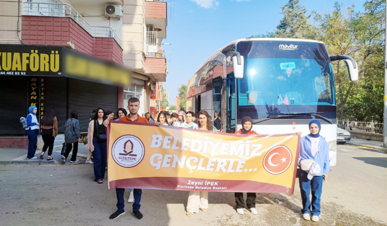 Gençlik Merkezi gençlere Midyat ve Dara gezisi düzenlendi