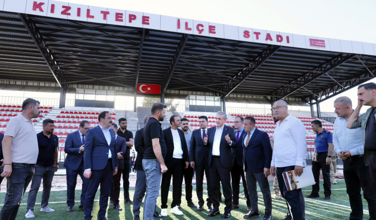 Vali Akkoyun Mardin’in maçlarını oynayacağı Kızıltepe Stadında incelemelerde bulundu