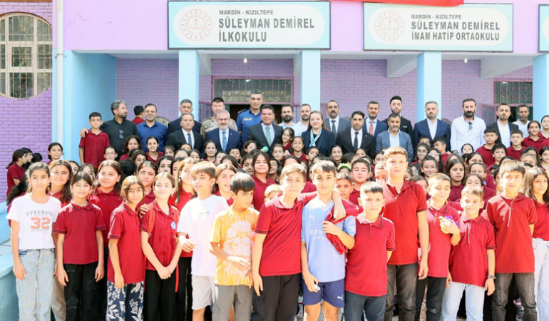 Kızıltepe Süleyman Demirel Ortaokulunda İlköğretim Haftası Coşkuyla Kutlandı