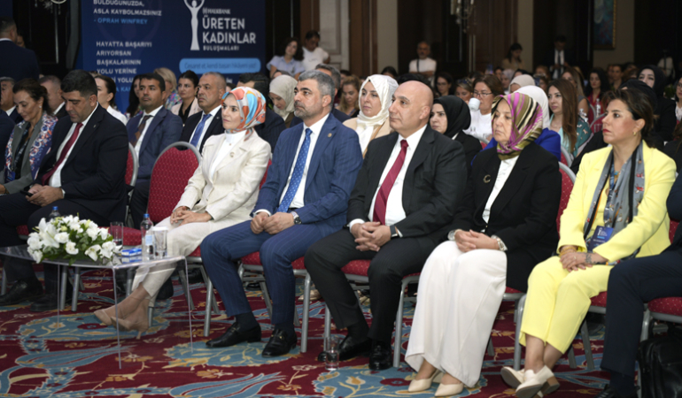 Bakan Göktaş, Halkbank’ın Mardin’de düzenediği “Üreten Kadınlar Buluşmaları”na katıldı